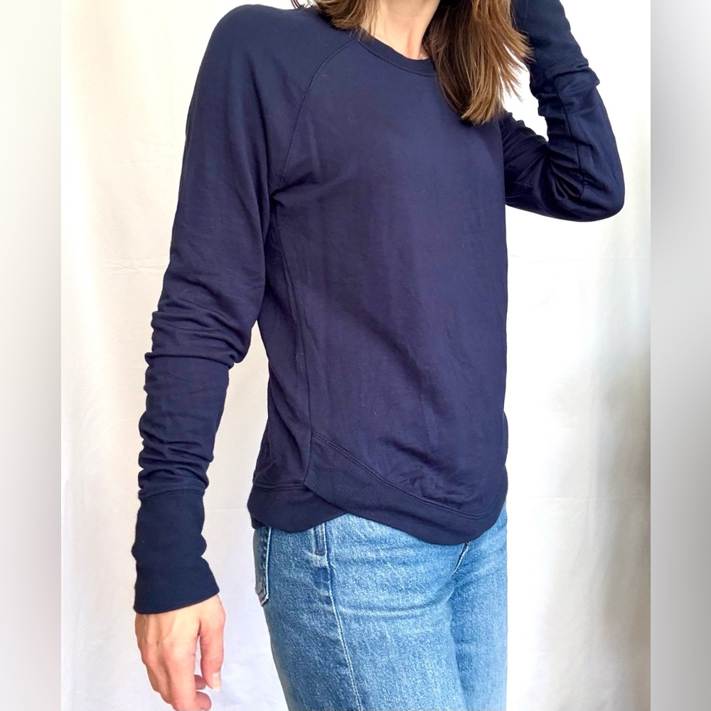 Athleta Navy Long Sleeve Knit Criss Cross Hem Top Size XS